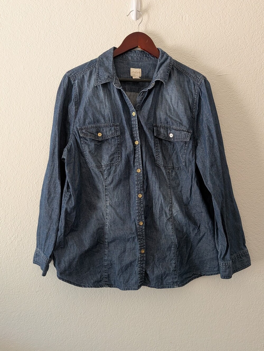 Chico's Chambray Blue Denim Button Down Shirt Soft Lightweight Size 3/XL